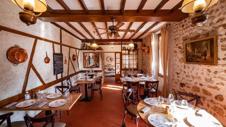 Intérieur restaurant Plat Gien