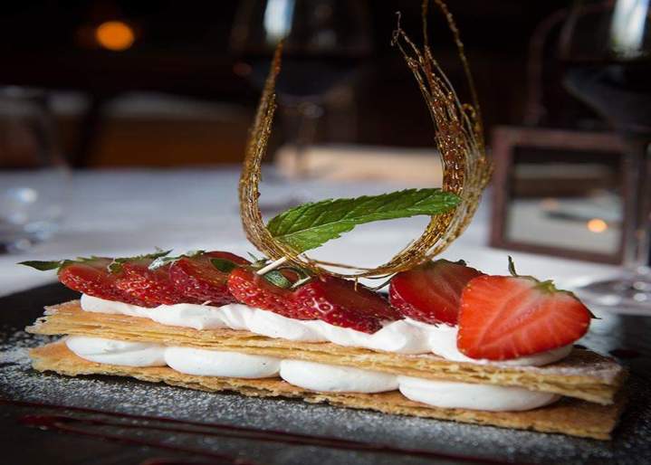 Biscuit à la crème chantilly et fruits Gien